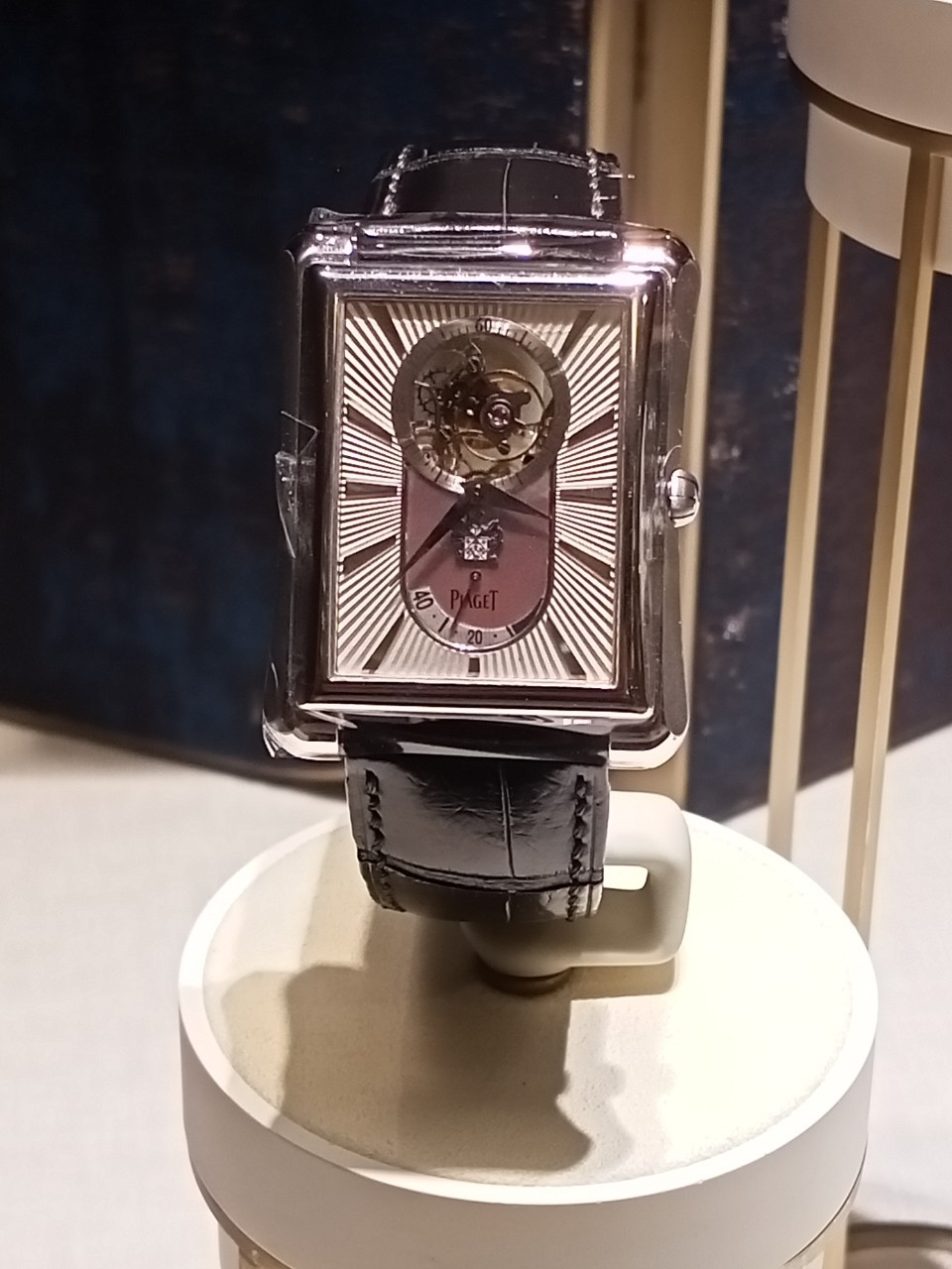 名錶借款-590鴻泰當舖提供永和名錶借款,新北市名錶借款,永和當舖,中和手錶借款,新店,板橋勞力士名錶借款,台北市百達翡麗名錶借款,公館名錶車借款,土城ＡＰ愛彼錶借款,新莊 IWC萬國手錶借款,頂溪站附近手錶借款,新店汽名錶勞力士典當,三重,新莊,土城,蘆洲,樹林,中正區,大安區OMEGA歐米茄借款,文山區,景美區,木柵區,萬華區,新北市Piaget伯爵表借款,台北推薦當鋪名錶借款,新北市低利息名錶借款,永和手錶借款轉當降息,永和地區如有名錶借款29